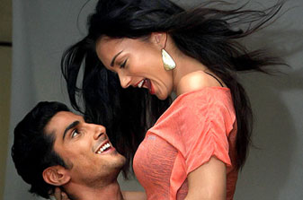 Prateik Babbar, Amy Jackson move-in together